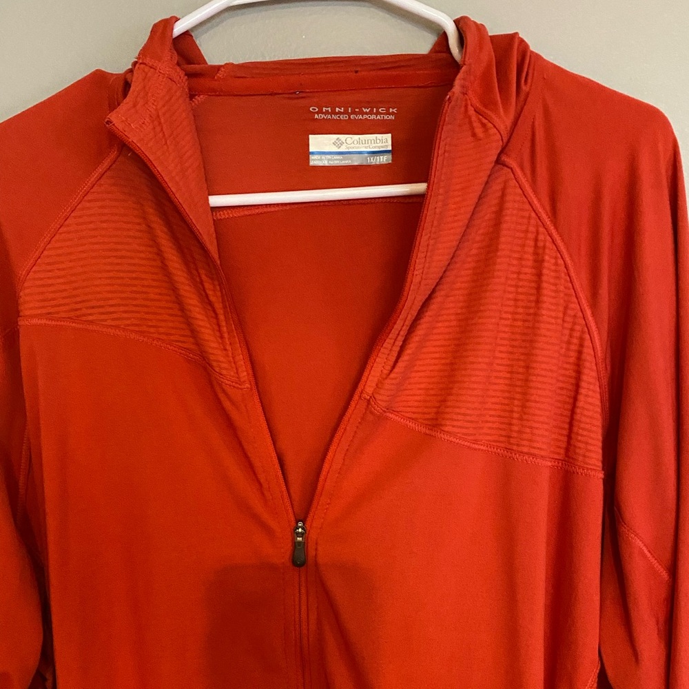 Columbia is Omni Wick full zip long‎ sleeve workout jacket women’s size XL